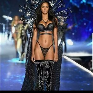 Victoria secret rare  piece harness  new never use size small  34. 36 size  bra